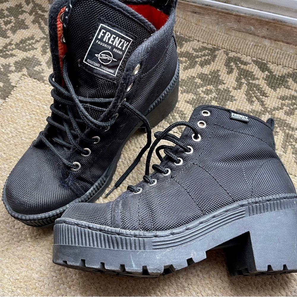Frenzy Boots - 37 (small)